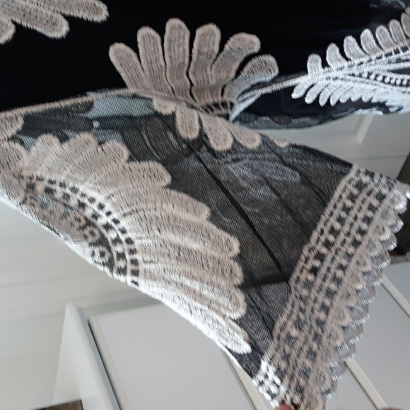 Stunning Kimono - Picture 6 of 10